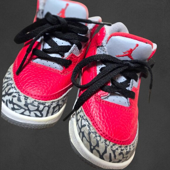 Sneakerhead Air Jordan 3 Retro SE Unite Fire Red Toddler 6C Jumpman - Picture 7 of 12
